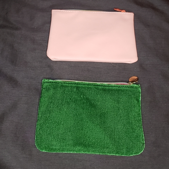 🏷 ipsy Bag Bundle 👝 - Picture 3 of 3